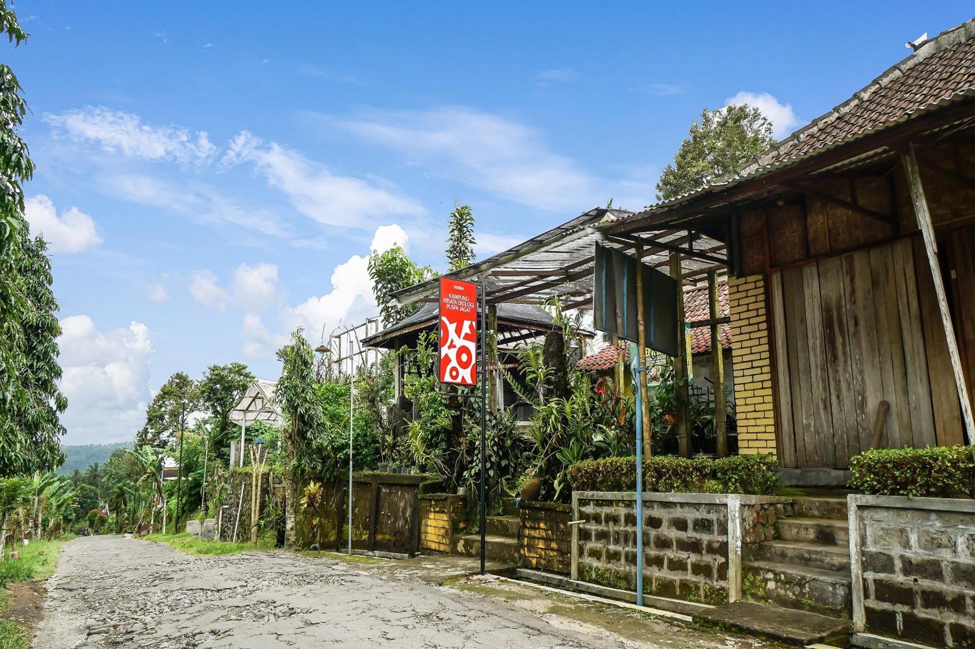 Oyo Homes 90984 Kampung Wisata Ekologi Puspa Jagadneargunung Kelud Blitar Extérieur photo